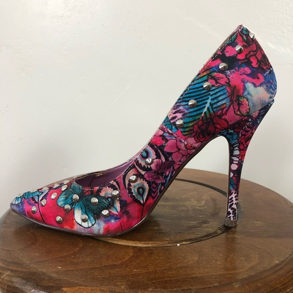 Call it Spring Butterfly Heels w/ Stud Detail - Picture 3 of 7